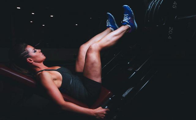 健身手肘关节弹响怎么解决,健身后手指关节卡顿怎么办