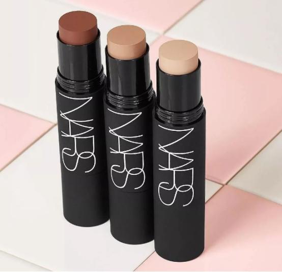 芭比波朗366和阿玛尼206对比,芭比波朗粉底液持久遮瑕测评