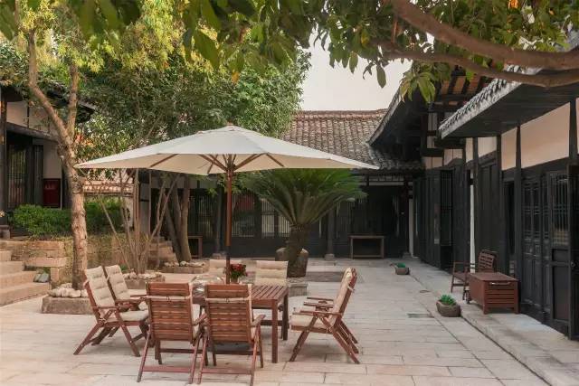 阆中花间堂阆苑特点,与其在城市蜗居不如在乡村建房