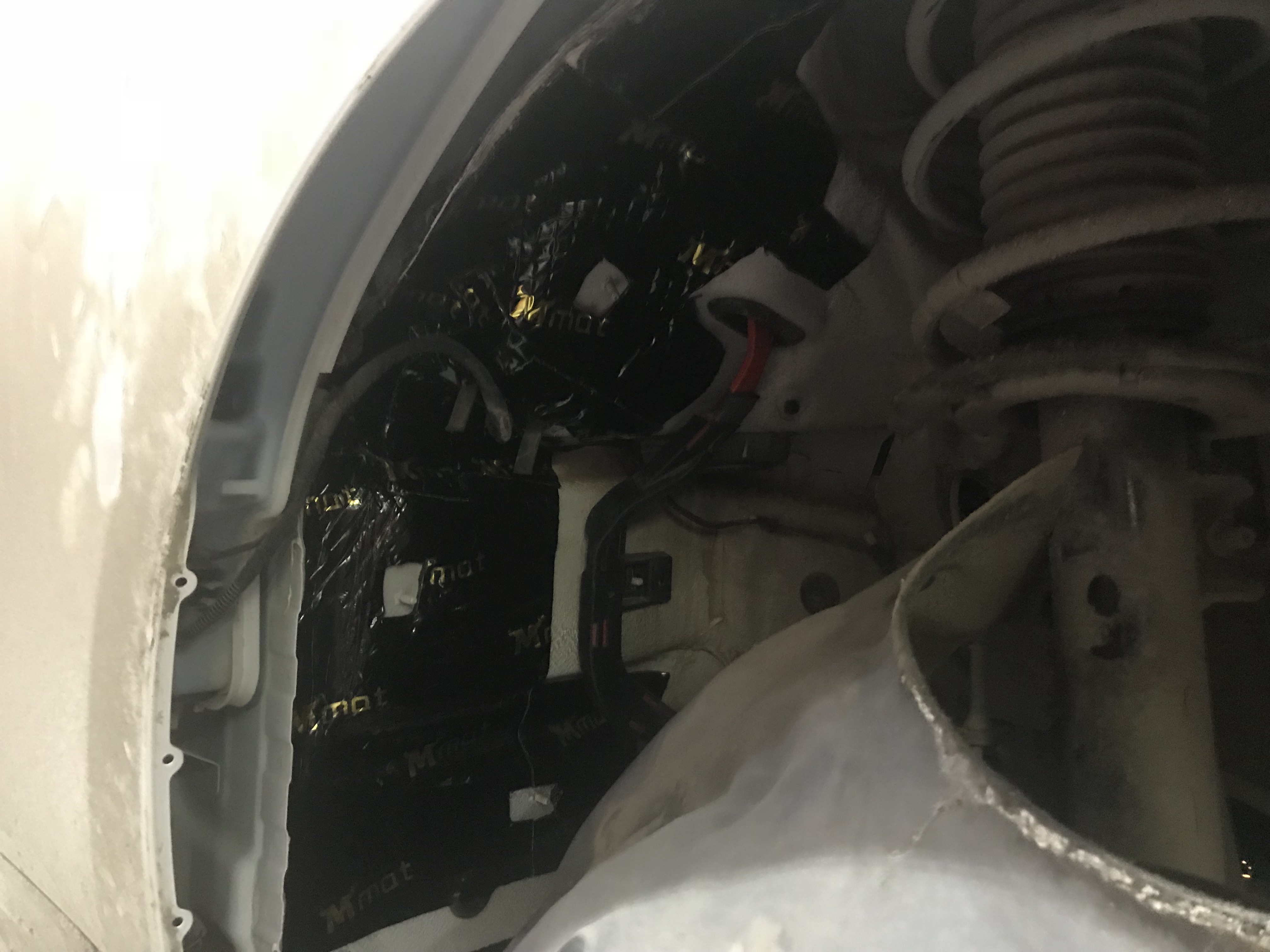 音皇丰田皇冠汽车音响改装桃木功放,视觉听觉双重享受