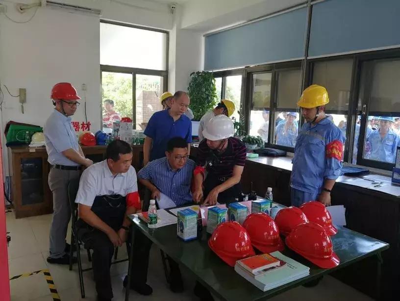 液氨泄漏安全应急预案,32吨硫酸泄漏消防交警紧急处理