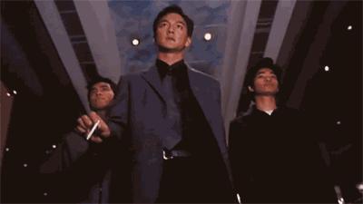 一首《十七岁》之于香港娱乐圈，就是半部《春秋》