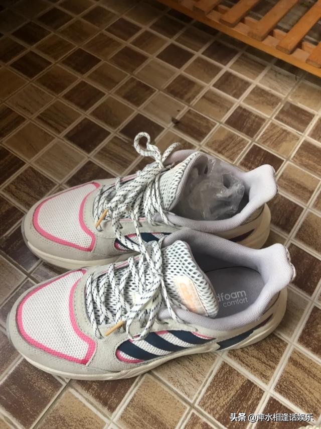 新运动鞋子前面太窄了挤脚小妙招,鞋子挤脚小脚趾头一直痛怎么处理