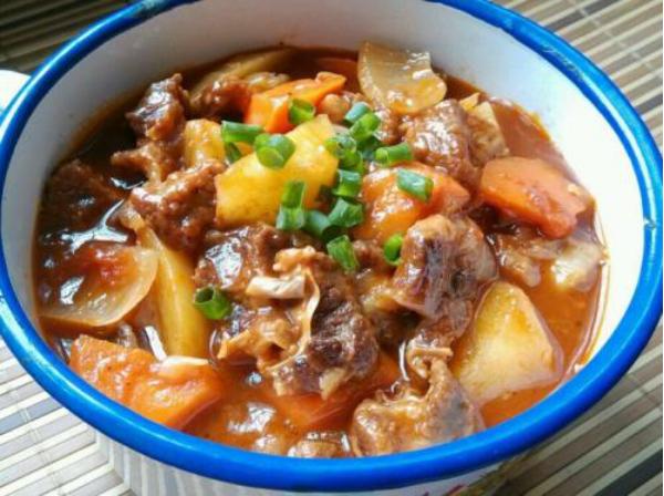 五花肉土豆莲藕莴笋麻辣香锅,番茄土豆山药炖腊肉肥牛