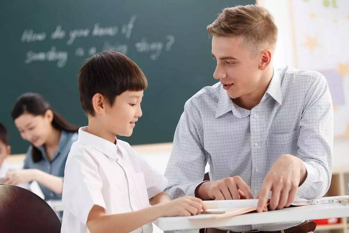 英语语法先学形容词副词还是介词,英语入门语法之形容词知识点精讲