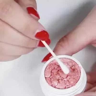 口红折断了最快修复方法,口红断裂自己修复方法