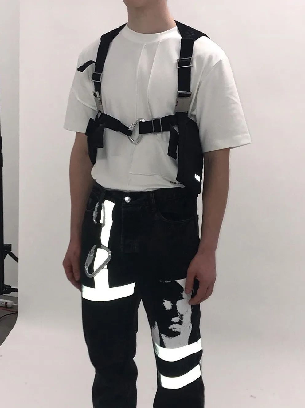 背带裤果然很减龄看起来很少女啊,哪种背带裤既减龄又不过时