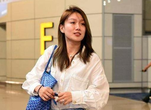 武磊妻子和女儿,武磊和他妻子的爱情故事