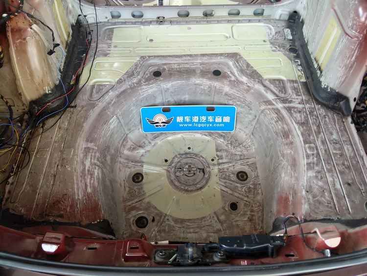 尽除异味厦门靓车港斯柯达昊锐汽车隔音改装大白鲨