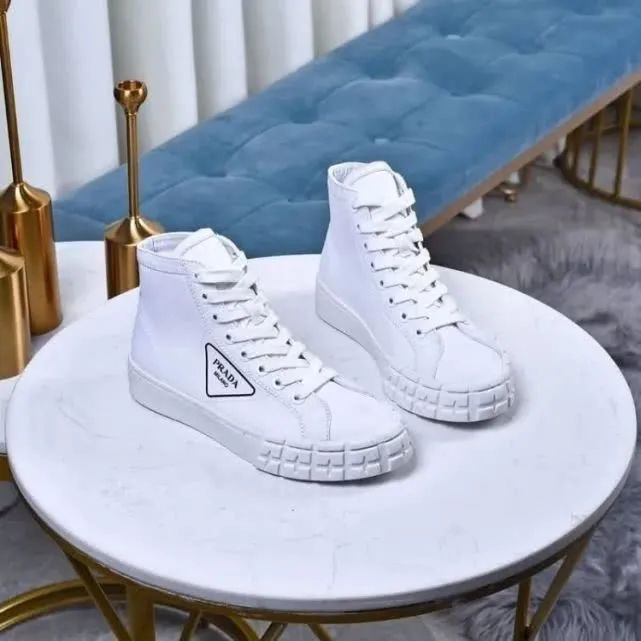 今年流行的帆布鞋长什么样子,今年流行的帆布鞋花纹