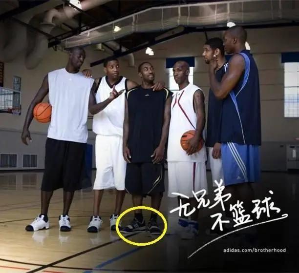 nba球员篮球装备,nba球员穿的球服一般多少钱