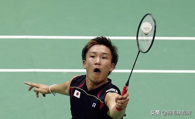 我们打羽毛球,彼此之间有一个“桥”,就是我们用手握着的球拍