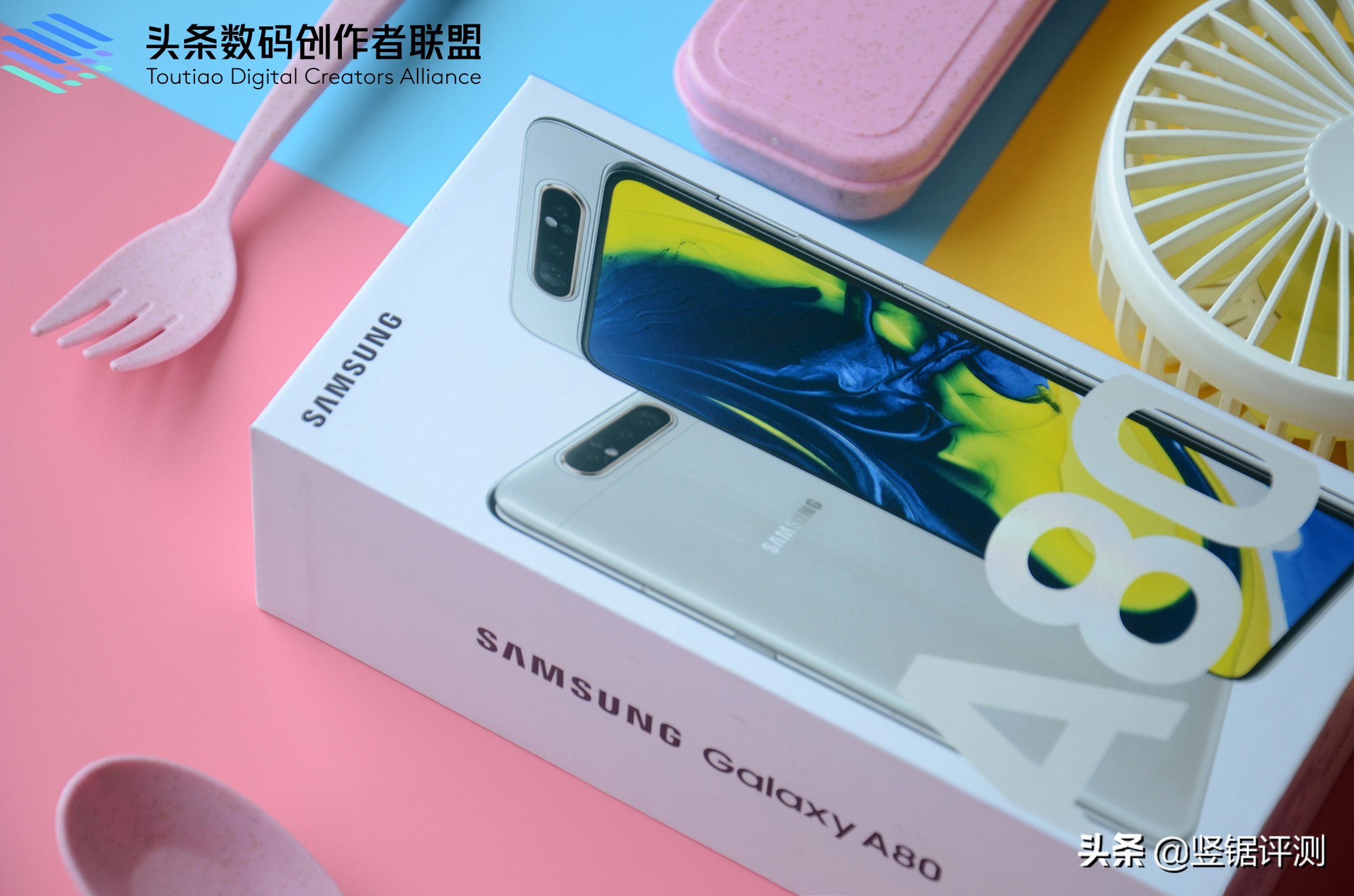 三星A80深度评测，6.7英寸全面屏，旋转摄像头设计