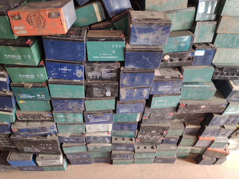 汽车电瓶断格修复步骤,电瓶坏了一个格怎么修复