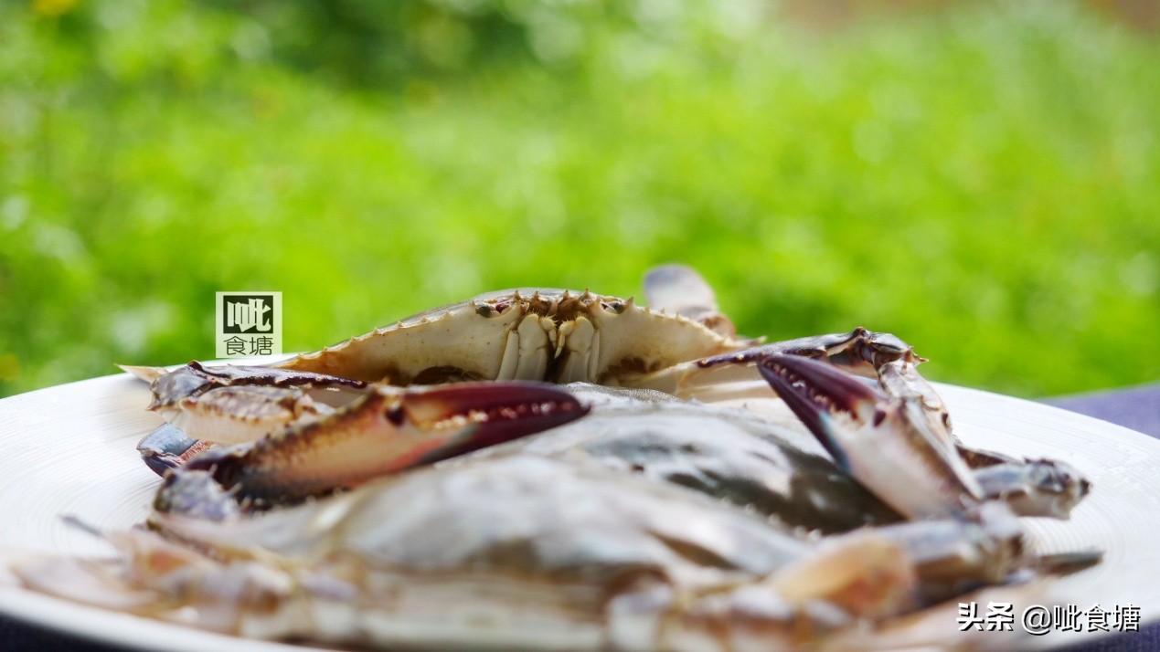 螃蟹跟什么炒好吃呢,螃蟹和什么搭配炒好吃窍门