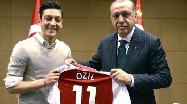 厄齐尔曼城,厄齐尔阿森纳主场首秀