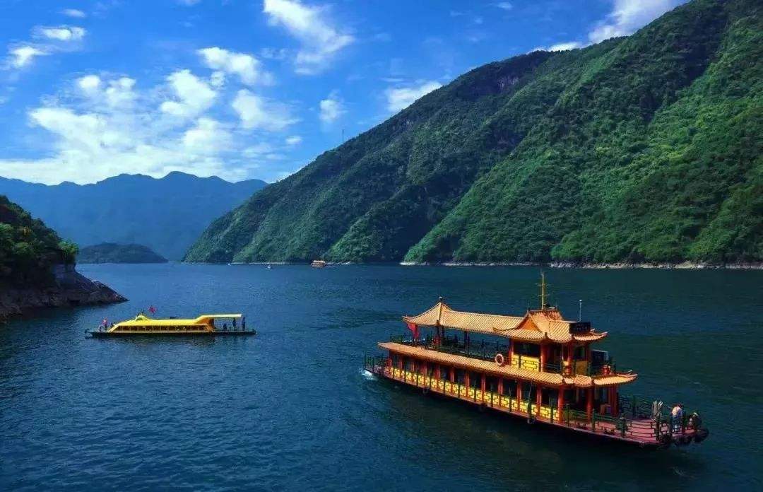 长阳清江画廊北纬三十度岛,清江画廊北纬30度岛坐船全景