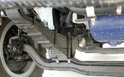 货车加弹簧钢板的好处,钢板弹簧载重多少