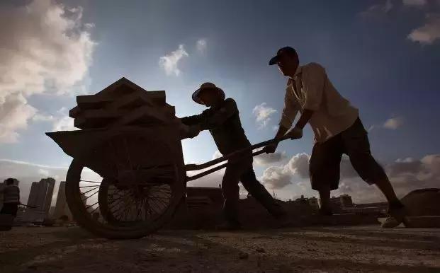 乐山大佛为何不属于石窟,乐山不止有大佛还有美食