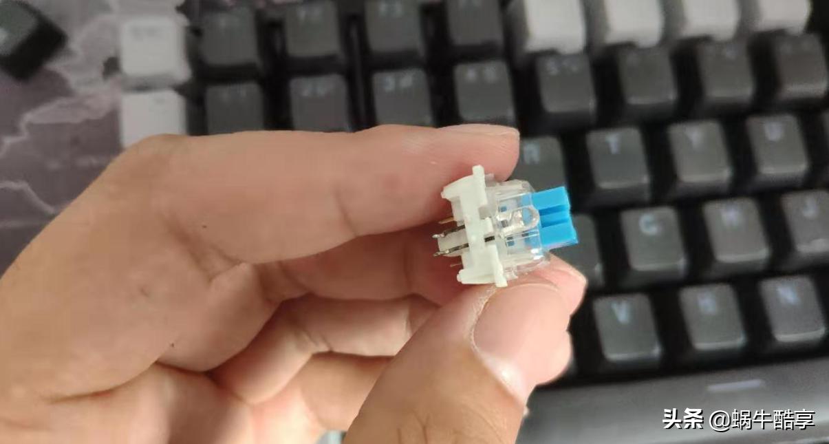 键盘按键不灵敏怎么换轴体,键盘换轴按键不灵了