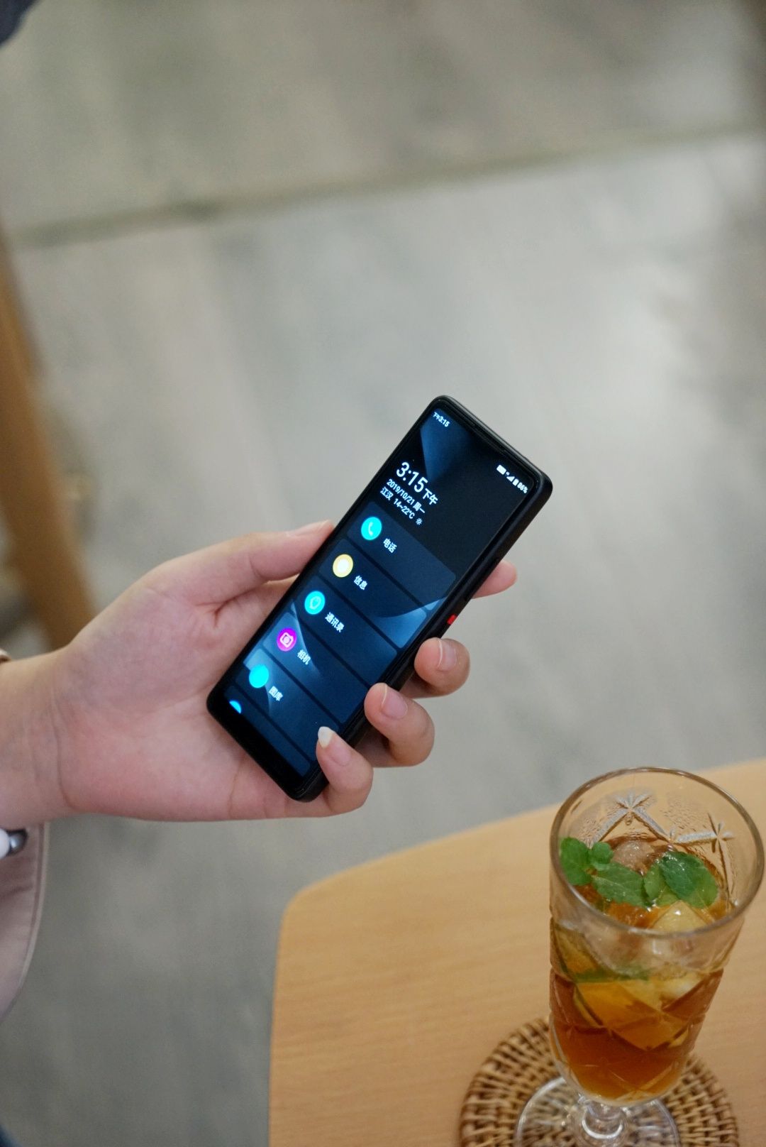 2代多亲ai助手,多亲ai助手2代升级全面屏