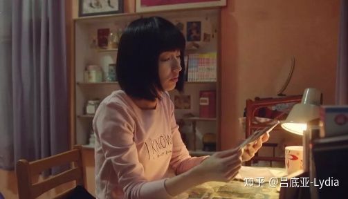 开春怎么挑卫衣?跟着陈韵如、蔡敏敏、尹世莉学起来