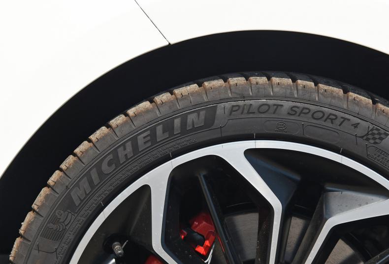 车辆工程师实测福克斯STLine三厢：驾驶感依然让人服气