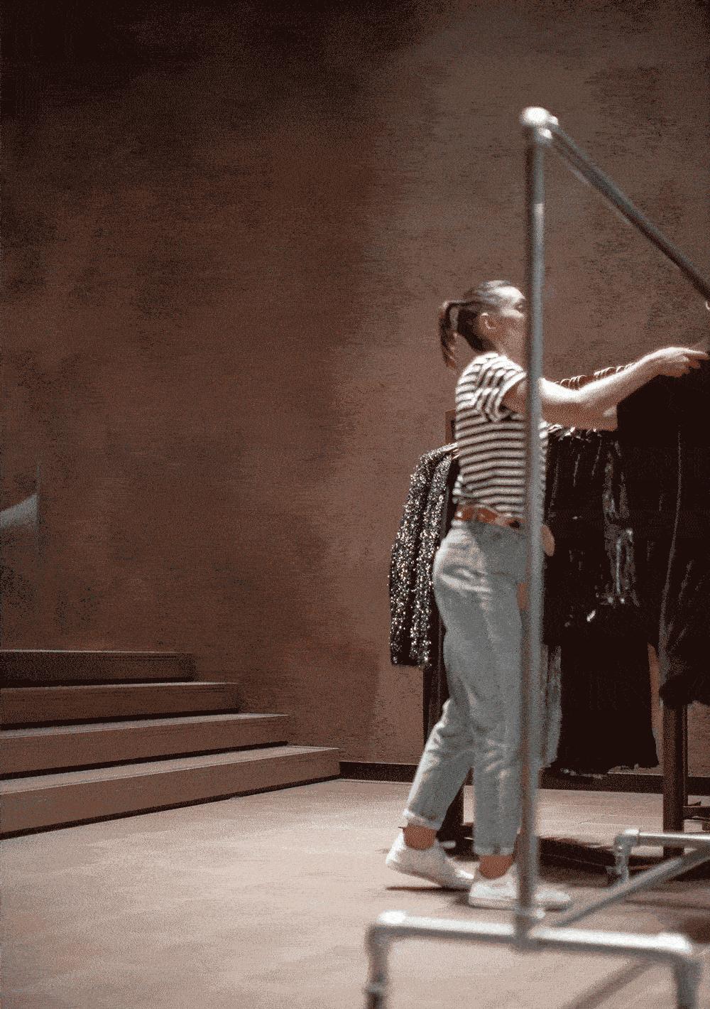 涓滀粨ur鎴愰兘,涓滀粨鏂颁綔棣栧彂