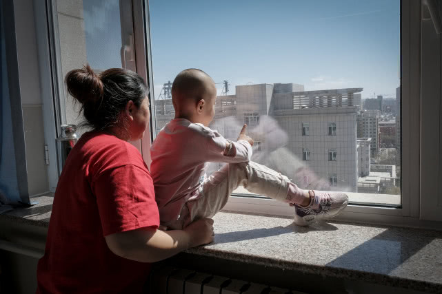 “妈妈，只要不疼，我这条腿就不要了”，女孩截肢后还想照顾妈妈