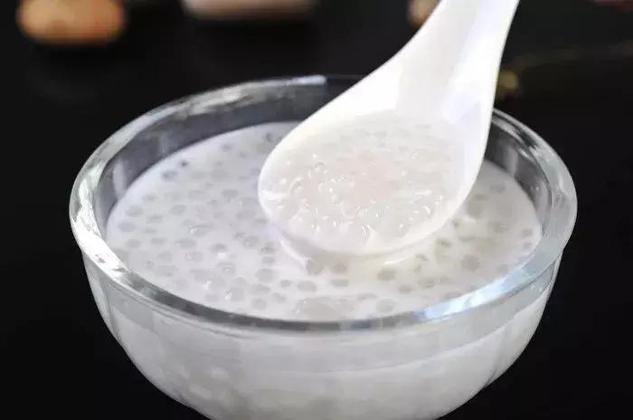 仙草、龟苓膏、西米...那些冰凉爽口的甜品都是用什么做的？