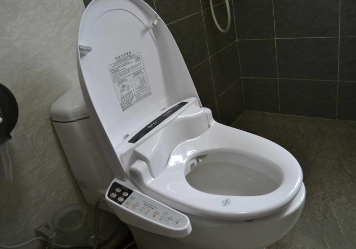 有使用了智能马桶后悔的吗,第一次智能马桶使用后真实感受