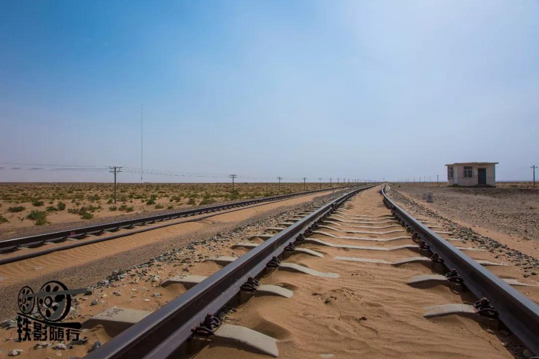 铁影｜穿越沙漠的“混编列车”——吉兰泰铁路运转记