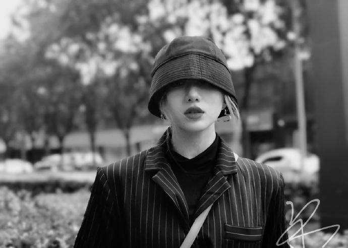 25岁“泳坛美少女”，不仅是世界冠军，也是美妆达人、动漫coser