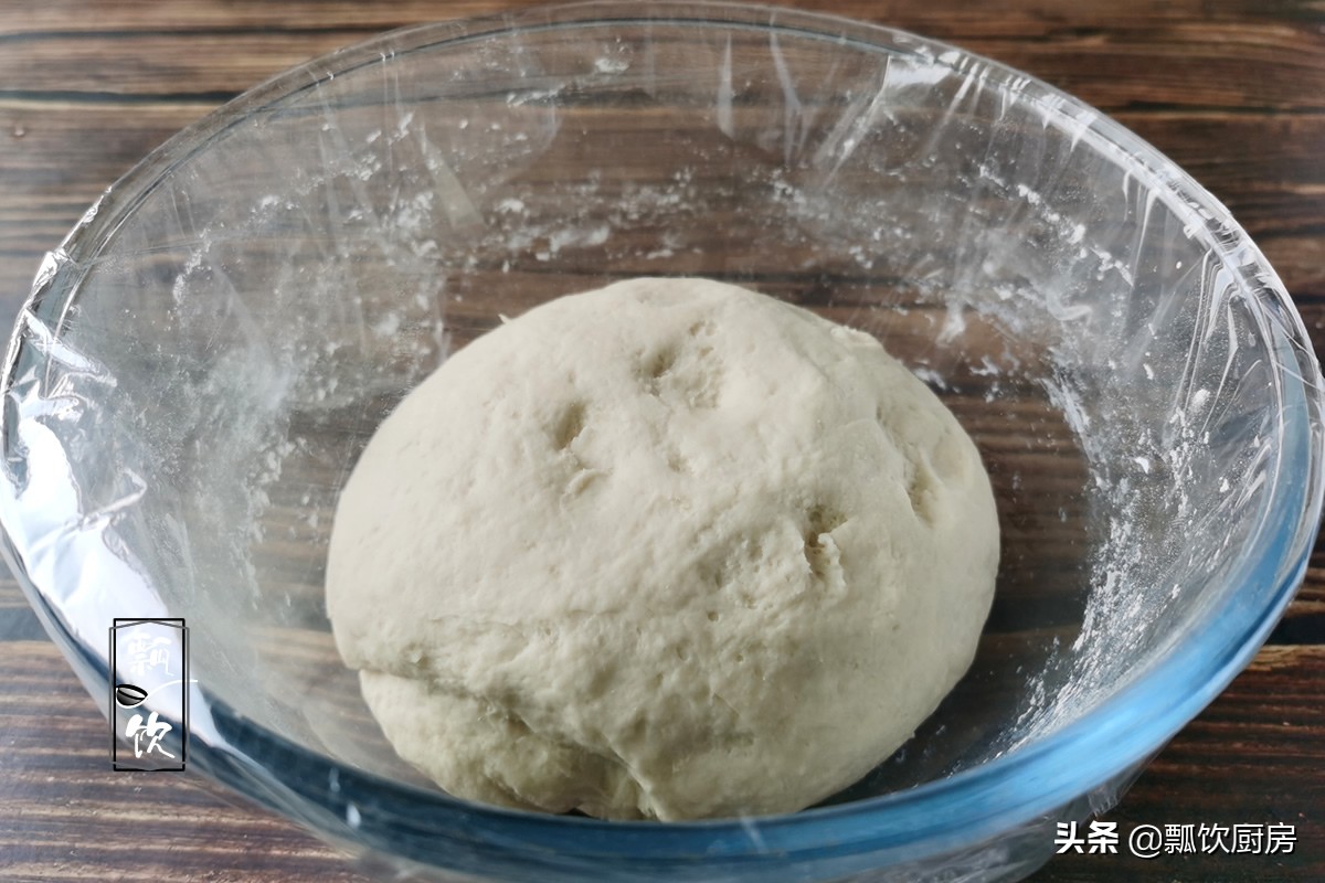 包子这做法，暄软白胖，不塌皮不磁底，放凉了不硬，比买的还暄腾