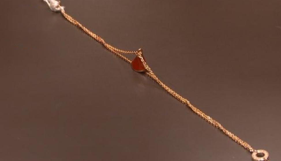 宝格丽买的项链断了去哪里修,美女花8000多买手链出现断裂