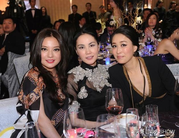 未婚生子再嫁富豪，恩师骂她狗*王脑**菲叫她大傻，那英到底有多彪？