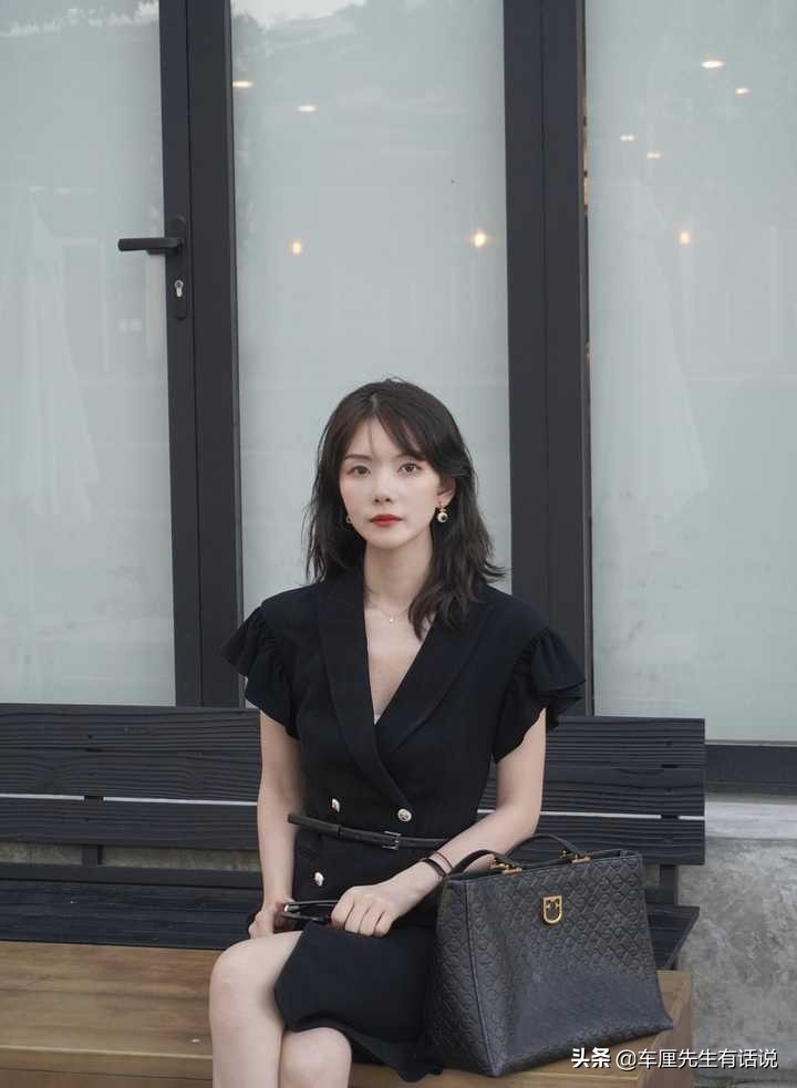 喜欢穿裙子的女人温柔吗,有品位女人喜欢穿连衣裙