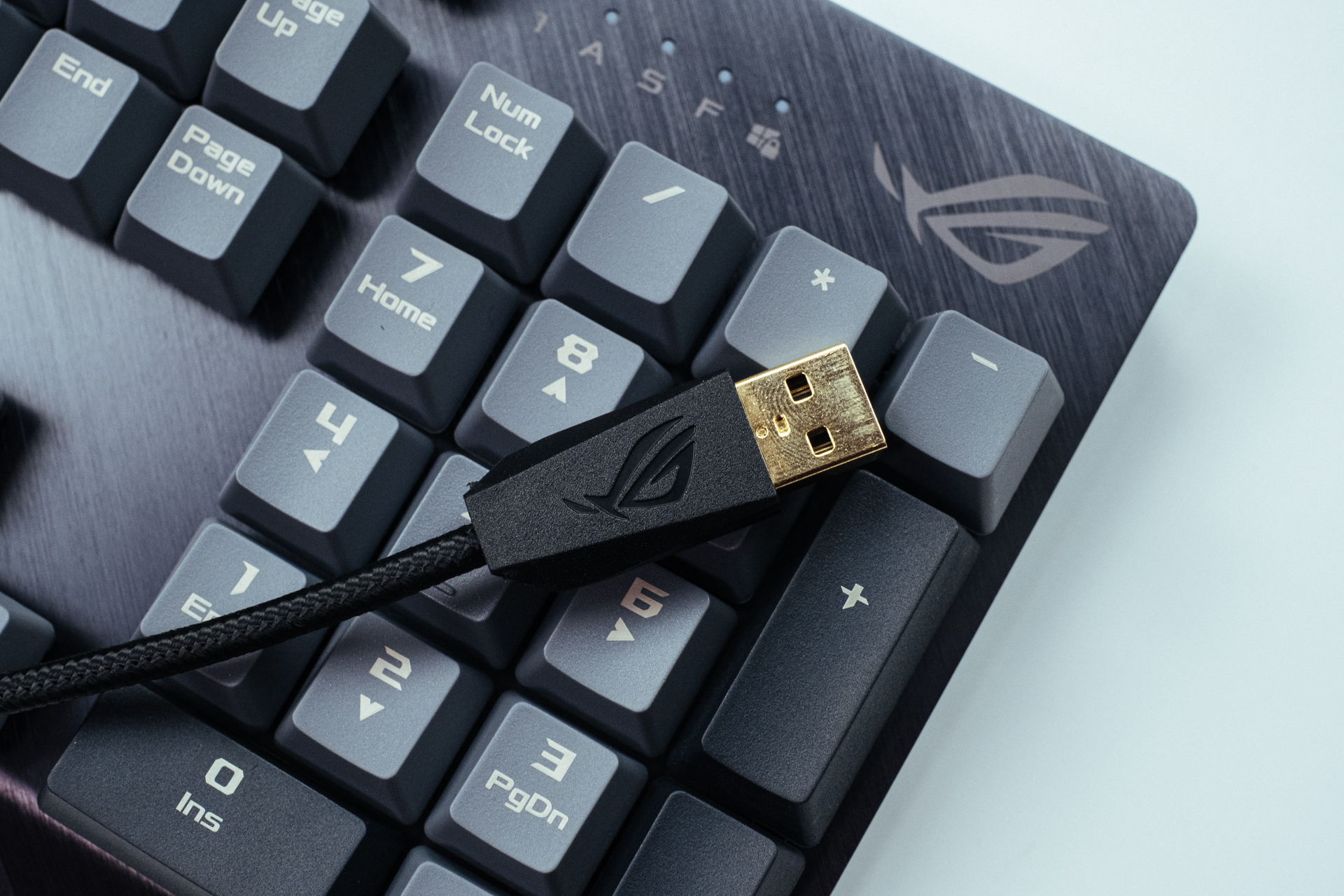 rog游侠竞技版红轴机械键盘评测,rog游侠rx键盘pbt版