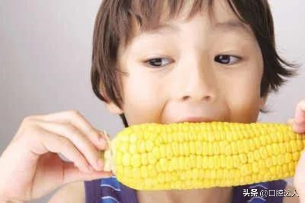 双排牙乳牙拔了新牙会长回原位吗,新牙长出来乳牙还没松动能硬拔吗