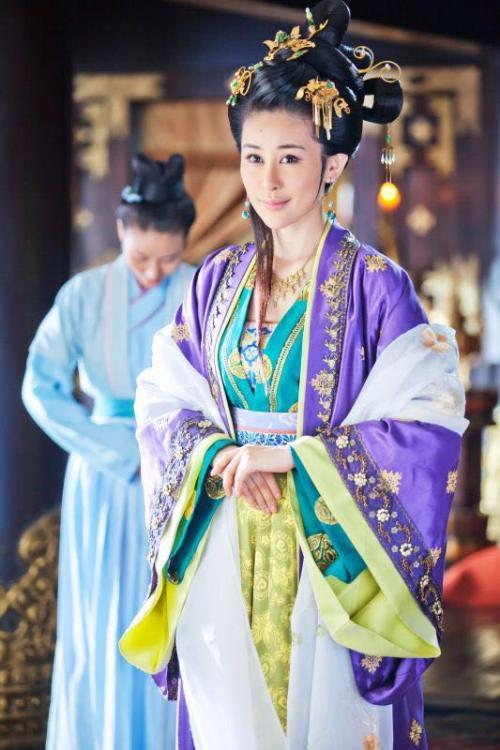 兵不血刃市不易肆什么意思,兵不血刃