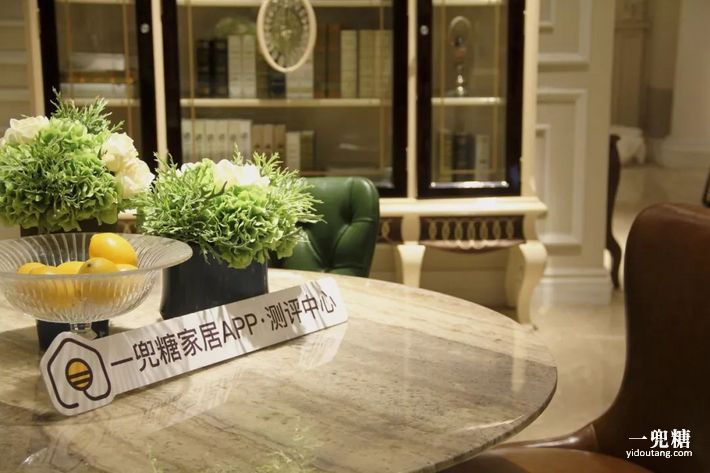 大户型餐桌大理石现代轻奢风,天然大理石餐桌轻奢高端设计感