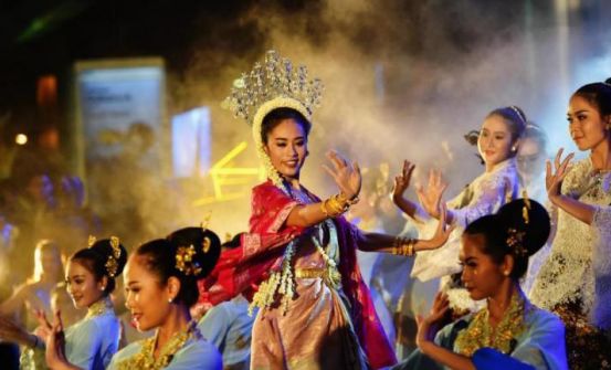 正是泼水时领事直通车提醒您