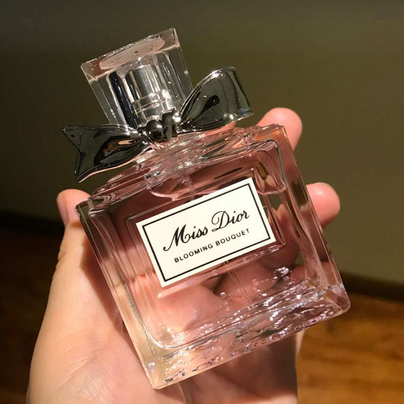 十大公认最好闻的香水女士香水,女士最好用的大牌香水推荐