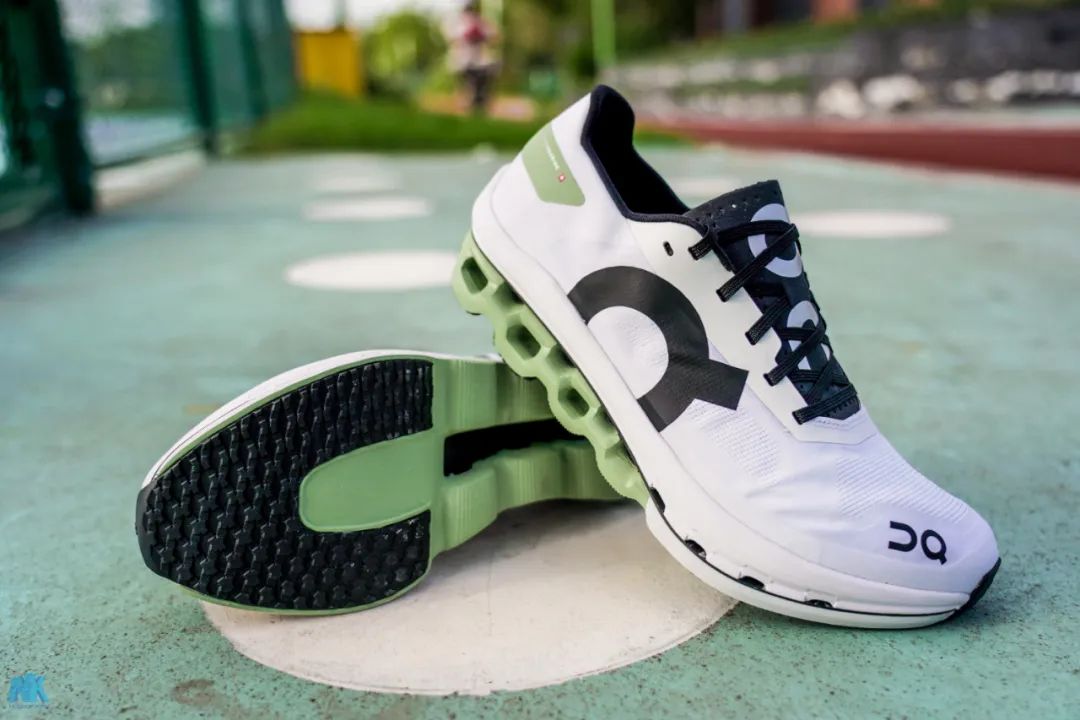 cloudboom跑鞋,oncloud跑步鞋测评