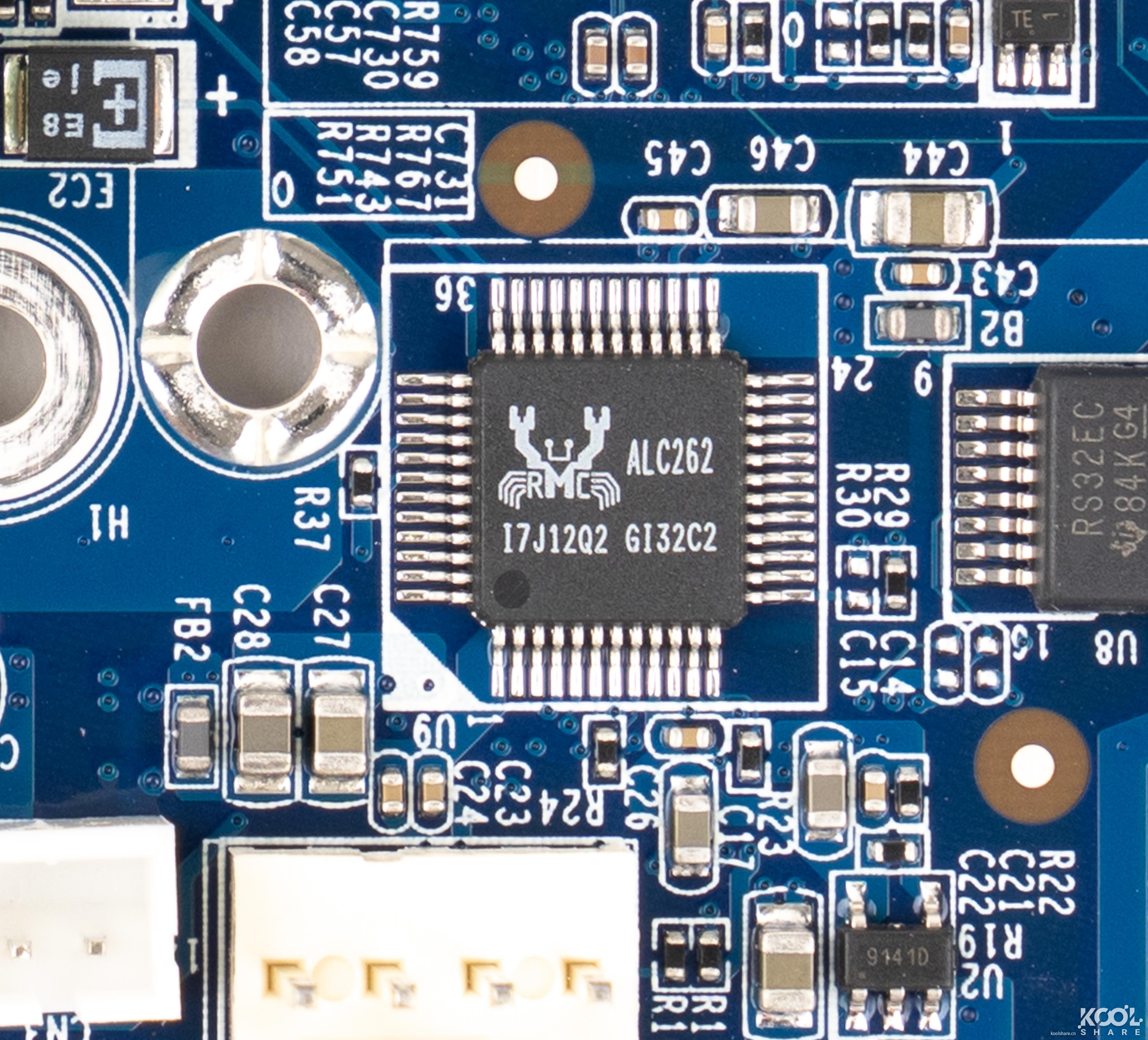 经济型9盘位NAS,QNAPTVS-951N开箱拆解评测