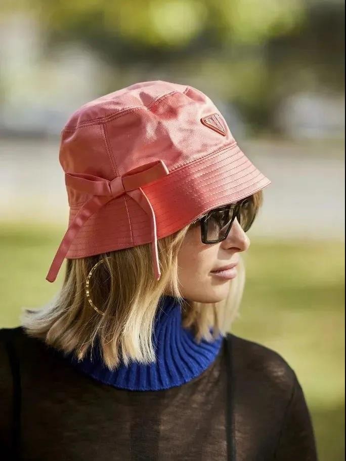 倒瓜子脸型适合戴什么帽子,脸型长的男生适合戴的帽子