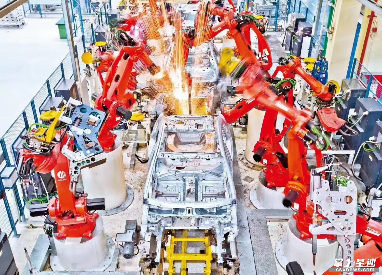 星沙都挺好雕塑,在都挺好遇到自己熟悉的车牌