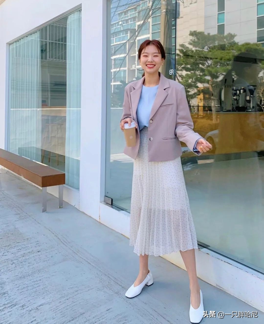 买了“奶奶鞋”却不会穿?看三木妈妈亲身示范,上班、日常都适合