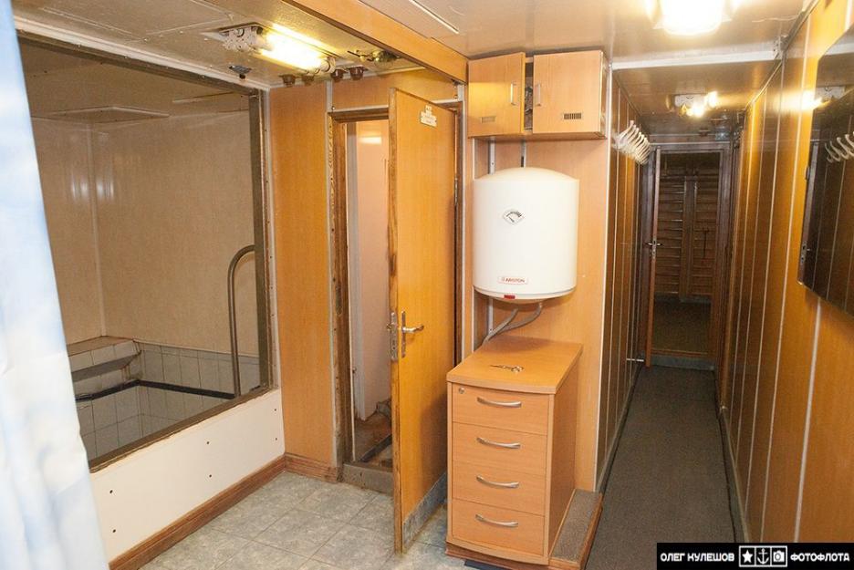 苍龙级潜艇指挥塔高度,潜艇指挥塔内部