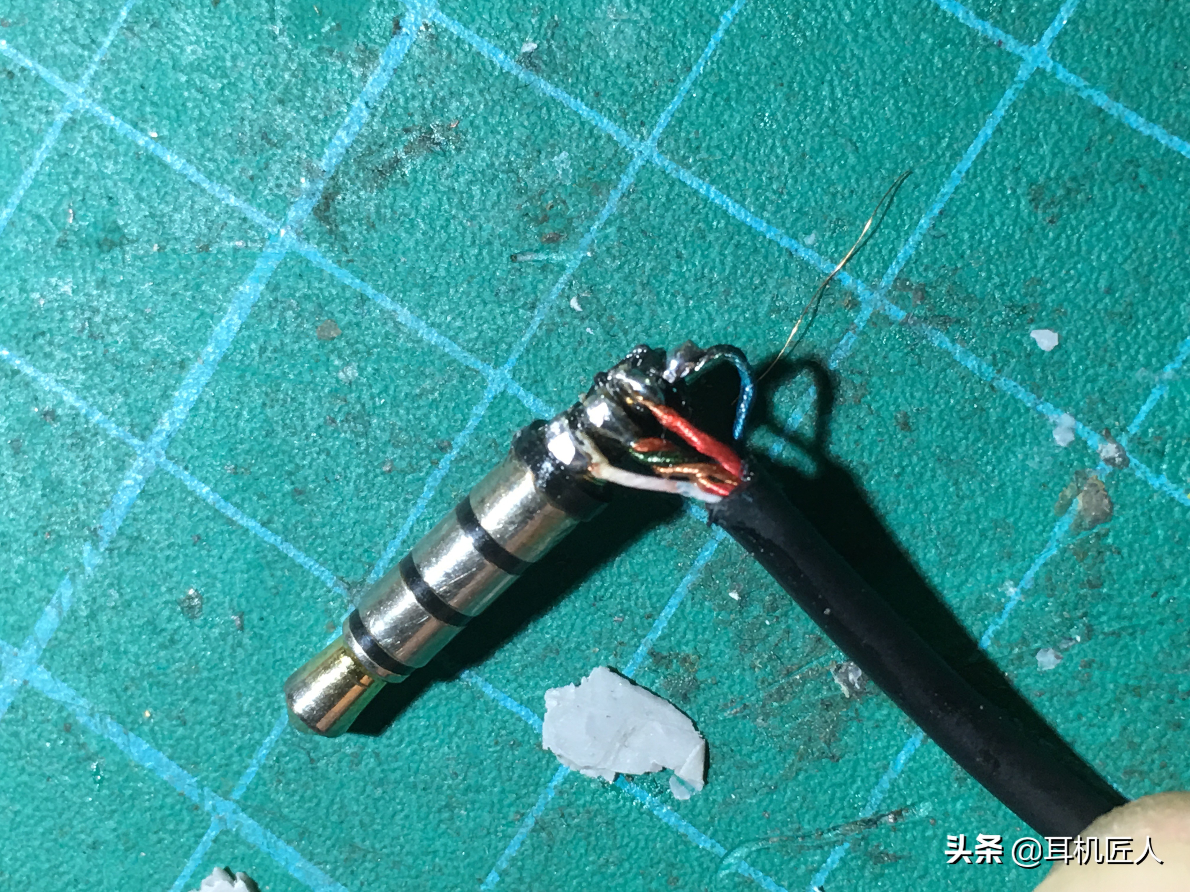 小米耳机只有音乐怎么回事,小米耳机有一边不能充电